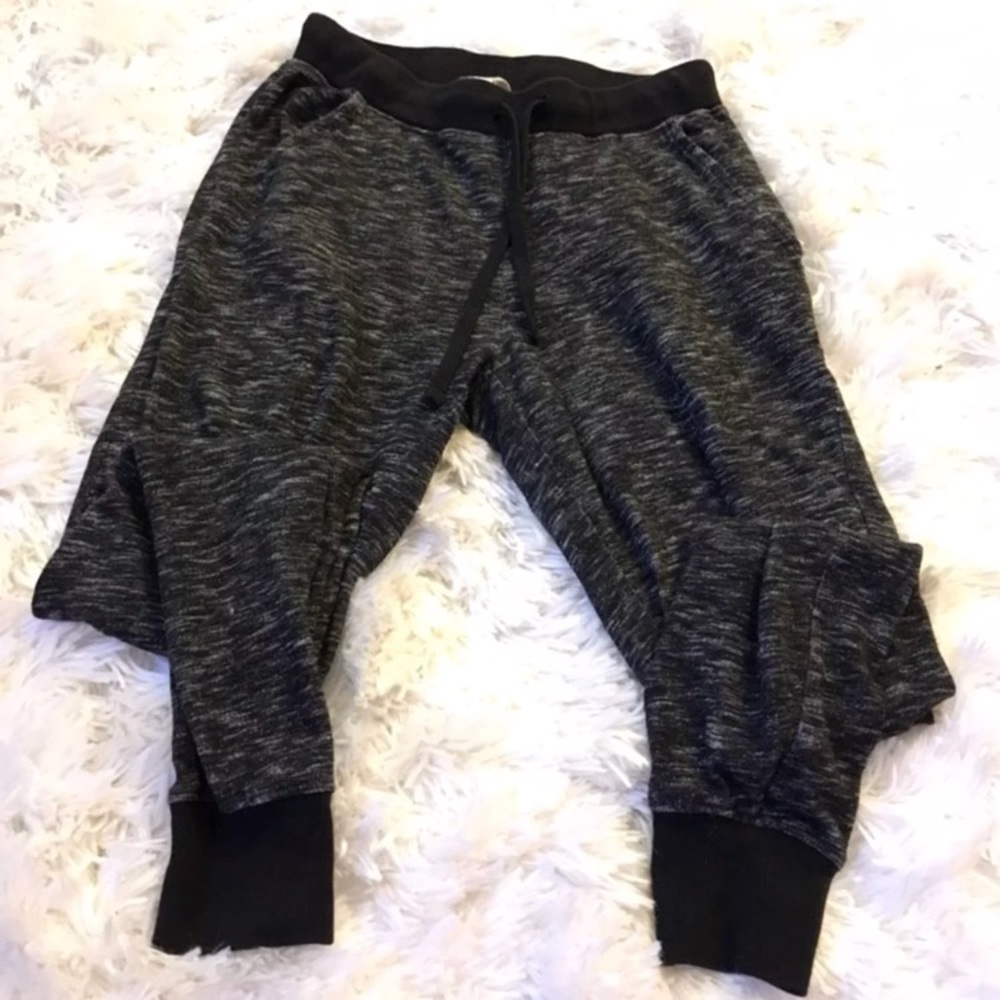 Black sweatpants with pockets